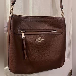 Coach Women’s Brown Tan Leather Mae File Crossbody Bag. Gold light saddle color